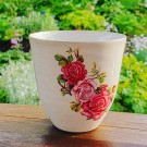 Kopp med rosa roser uten hank thumbnail