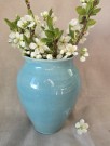 Hånddreid vase i steingods – turkis glasur thumbnail