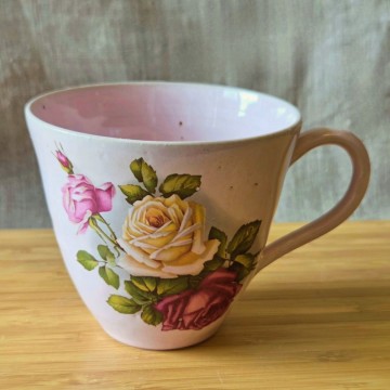 Bestillingsvare. Rosa kopp med roser 