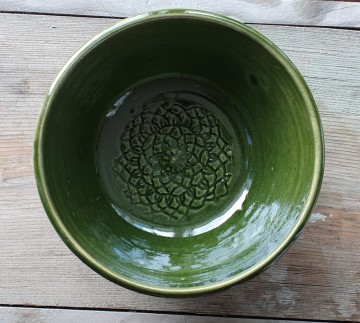 Grønn skål med blondetrykk