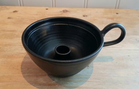 Svart kammerlysestake