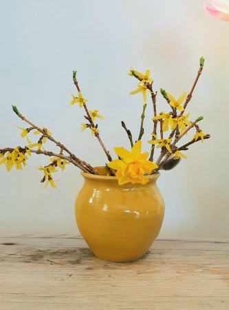Liten gul vase