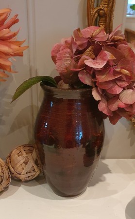 Vase i tenmokubrun glasur