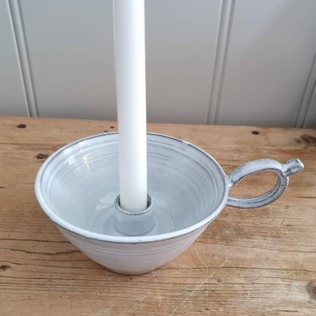 Kammerstake, brun leire med hvit glasur